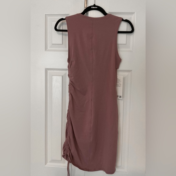 Lululemon Cinch It Dress - NWT - Picture 2 of 4